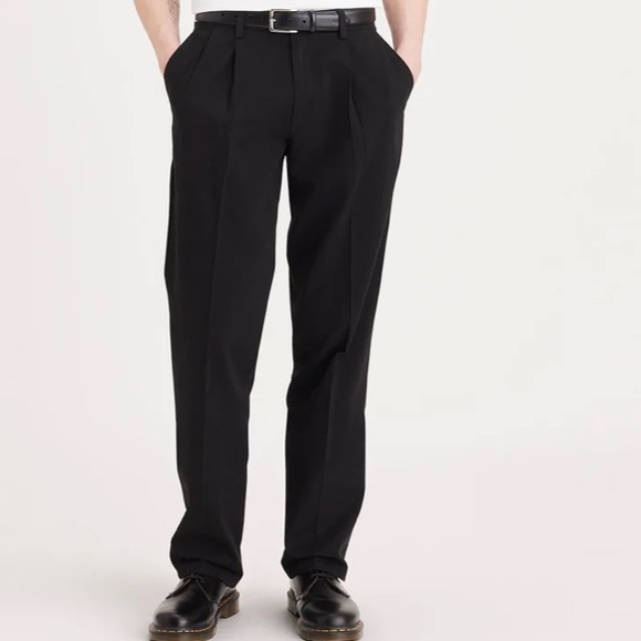 Dockers Mens D3 Classic Fit Pleated Front Khakis Black Pants Size 38x32 NWT - Picture 1 of 12